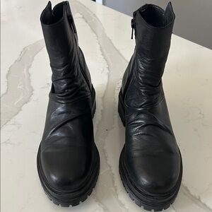 MIZ MOOZ Lunette Women’s Leather pull on ankle boots